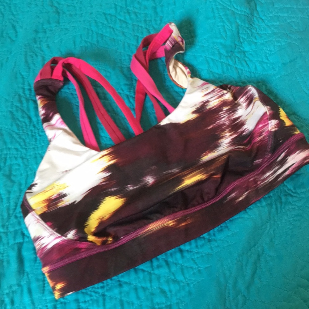 Lululemon sports bra